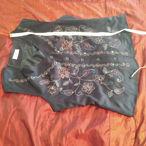 White Stag Womens Size 18.5X22 Inch Velvet Vest Embroidered Lined Blue/Red - Picture 6 of 16